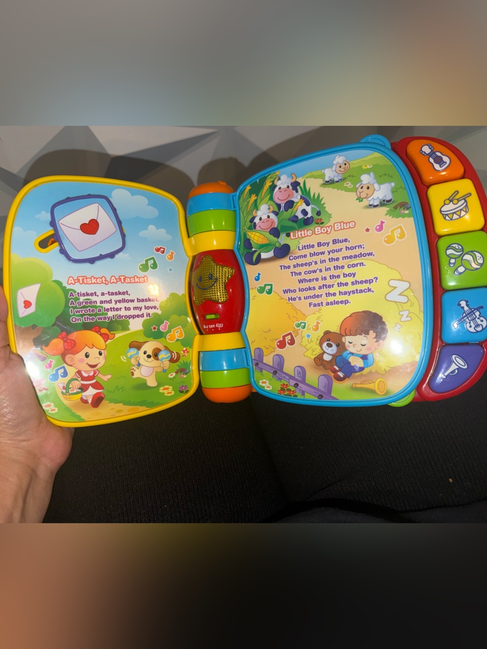 Vtech - Musical Rhymes Book - Picture 3 of 3